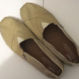 Men’s Camel Tan Stripe Flat Toms